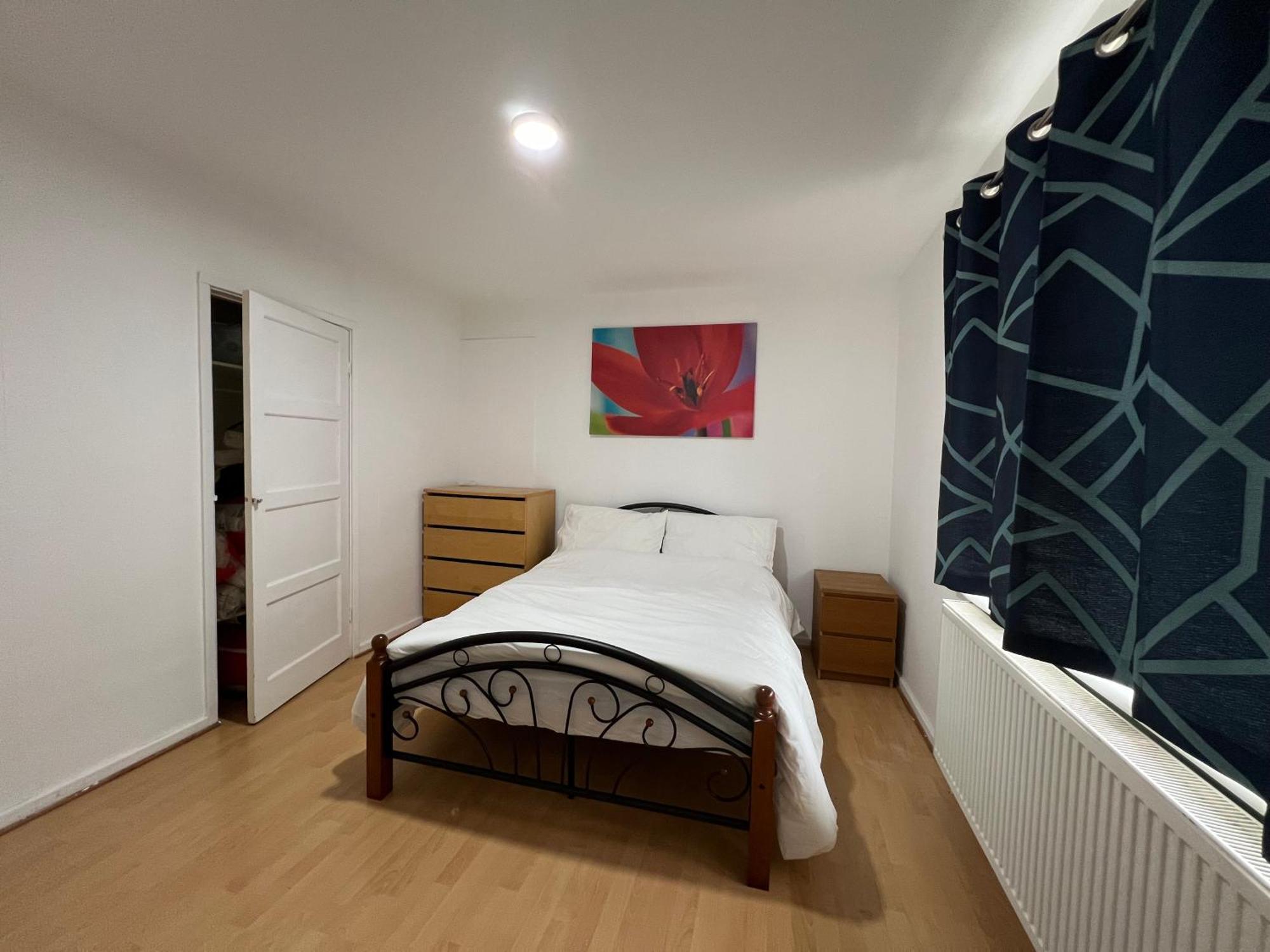 Проживание в семье Monk Drive House